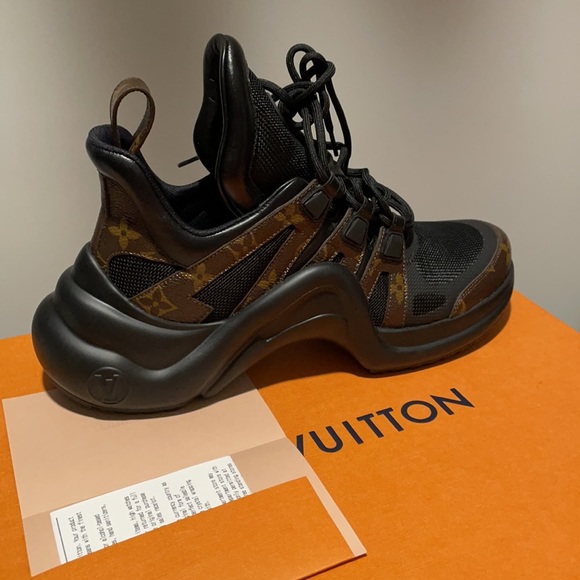 LOUIS VUITTON ARCH LIGHT SNEAKERS SIZE 40 - Picture 2 of 4